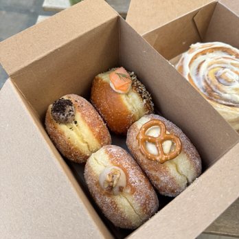 The Flour Box - 4/26 donuts + cinnamon roll - Bakeries Near Me - Seattle, Washington The Flour Box - 4/26 donuts + cinnamon roll - Bakeries Near Me - Seattle, Washington