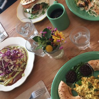 Kitchen Mouse Cafe - Birthday brunch with some friends on a rainy Sunday morning - Vegan Near Me - Los Angeles, California Kitchen Mouse Cafe - Birthday brunch with some friends on a rainy Sunday morning - Vegan Near Me - Los Angeles, California