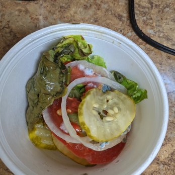 Fuddruckers - Notice the wilted lettuce, a shadow of its former self. - American Near Me - Norfolk, Virginia