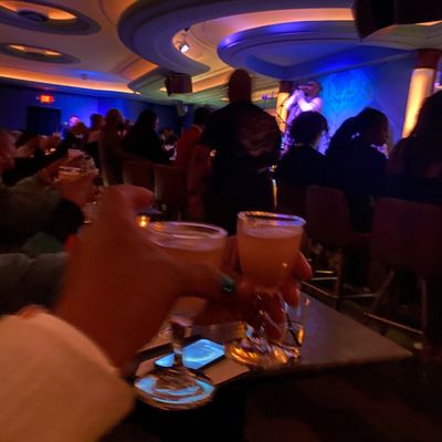 Willis Show Bar by null