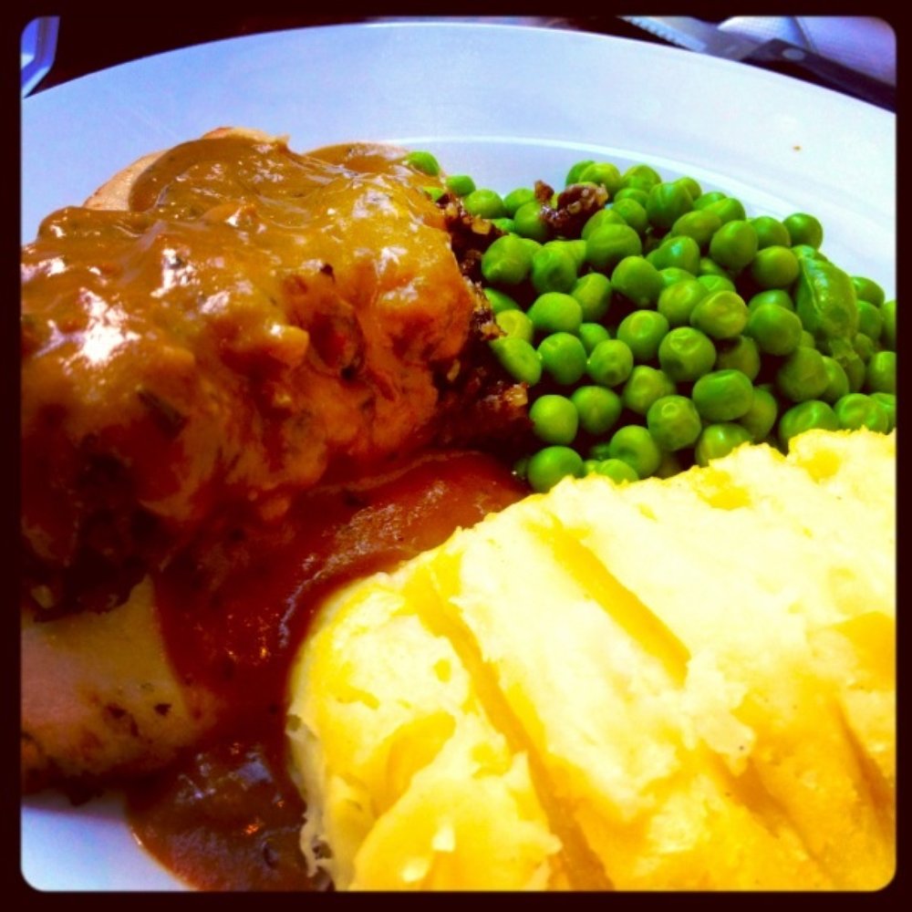 The Alexander Bain - Chicken balmoral with peas and pepper sauce - Pubs Near Me - Wick, HLD