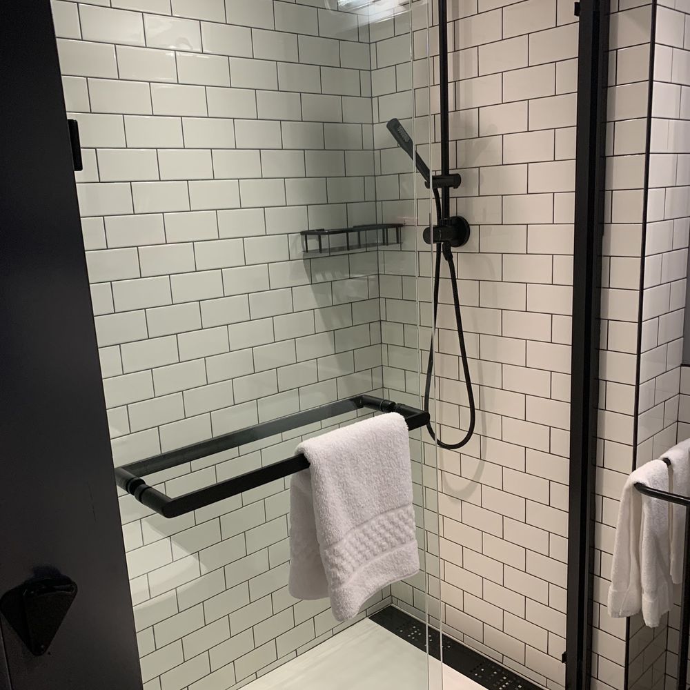 Room (shower)