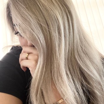 Meiling's Chair - Hair Extensions Near Me - Tampa, Florida