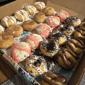 Sugar Llamas - 25 Donuts - Donuts Near Me - Wichita, Kansas Sugar Llamas - 25 Donuts - Donuts Near Me - Wichita, Kansas
