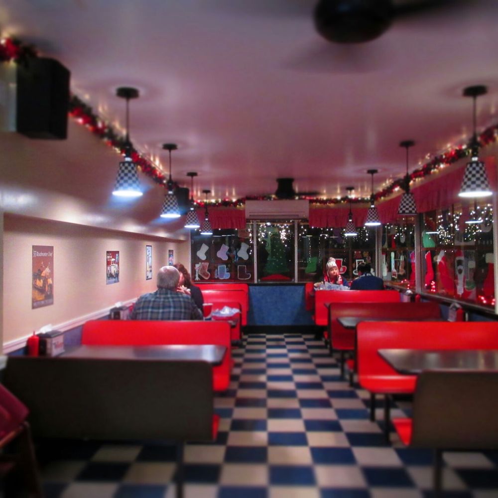 Top Burger - The dining area with some pretty Christmas decorations - Burgers Near Me - Camas, Washington Top Burger - The dining area with some pretty Christmas decorations - Burgers Near Me - Camas, Washington