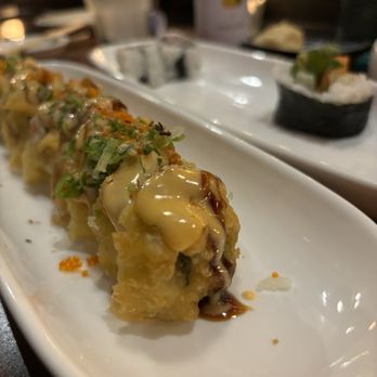 Domo - Baked tempura shrimp roll - Sushi Bars Near Me - San Francisco, California