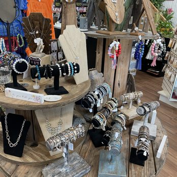 Happy Bee Flowers and Gifts - Florists Near Me - Porter, Oklahoma Happy Bee Flowers and Gifts - Florists Near Me - Porter, Oklahoma