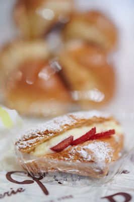Cream Pan Bakery Lomita by null