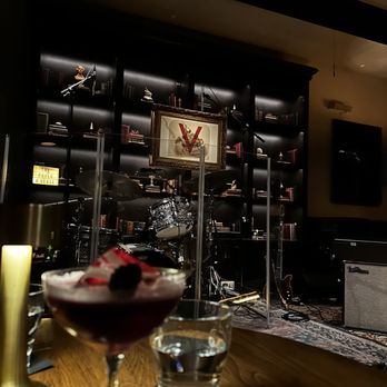 Verse - The floor is yours. - Seafood Near Me - Toluca Lake, California