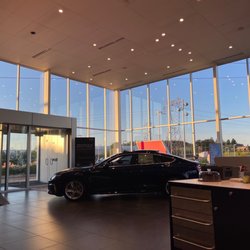 Audi Wilsonville - The lobby