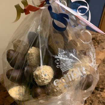 Edible Arrangements - a basket of chocolate covered cookies - Chocolatiers & Shops Near Me - Roseville, Minnesota
