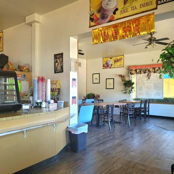 Vallejo Great Donuts - Inside dining area - Donuts Near Me - Vallejo, California