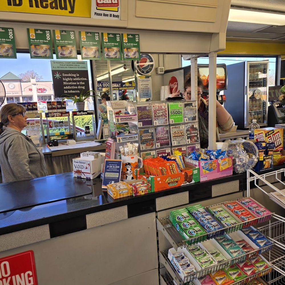 Shell - The cashier counter of the convenience store or Food Mart. - Gas Stations Near Me - Roanoke, Virginia