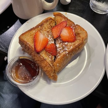District 7 Grill - French Toast - Breakfast & Brunch Near Me - Houston, Texas District 7 Grill - French Toast - Breakfast & Brunch Near Me - Houston, Texas