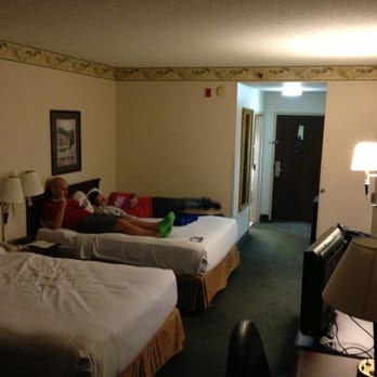 Baymont by Wyndham Jackson/Ridgeland - Room without a working phone... And a wireless signal that provides no internet. - Hotels Near Me - Jackson, Mississippi Baymont by Wyndham Jackson/Ridgeland - Room without a working phone... And a wireless signal that provides no internet. - Hotels Near Me - Jackson, Mississippi