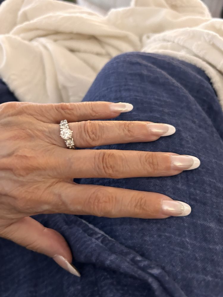 The Polished Nail Logo