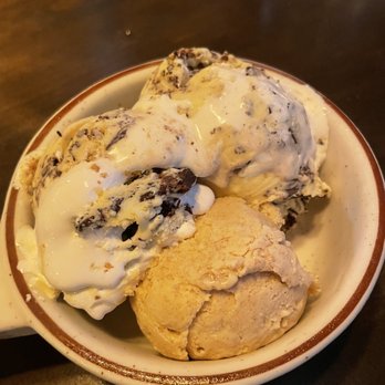 Decarli - gelato trio - 2 scoops of smores and 1 scoop of cinnamon gelato - Italian Near Me - Beaverton, Oregon