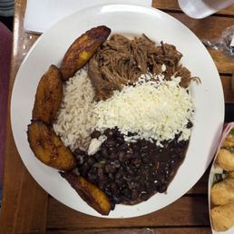 Pabellon Plate