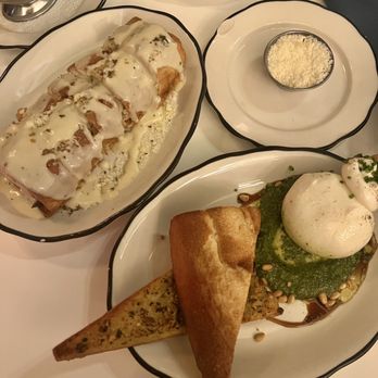 Caruso's Grocery - Garlic bread quattro formaggi and creamy burrata - Italian Near Me - Washington, DC, District of Columbia