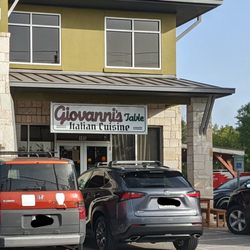 Giovannis table - Storefront