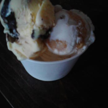Eiskultur Berlin - Cookie + Apfelkuchen - Ice Cream & Frozen Yogurt Near Me - Berlin, BE