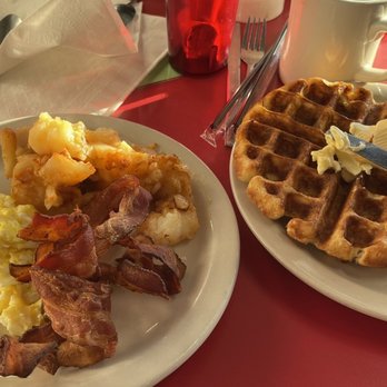 Strawn's Eat Shop Also - Hungry Man Combo - American Near Me - Bossier City, Louisiana