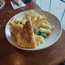 Blueprint New American Bar And Grill - Chicken Broccoli Ziti