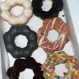 Oreo matcha Cookies and cream Fruity peebles Strawberry shortcake White coco fruit Black sesame Oreo matcha Cookies and cream Fruity peebles Strawberry shortcake White coco fruit Black sesame