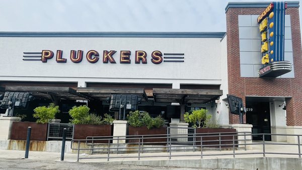 Pluckers Wing Bar by null