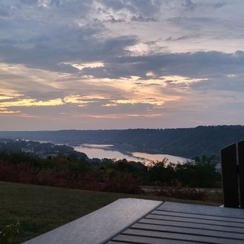Clifty Inn - Hotels Near Me - Madison, Indiana