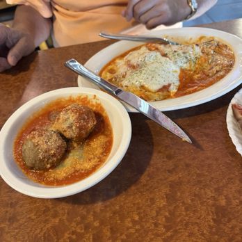 Frank's Pizza Restaurant - Lasagna and meatballs - Pizza Near Me - Las Vegas, Nevada Frank's Pizza Restaurant - Lasagna and meatballs - Pizza Near Me - Las Vegas, Nevada