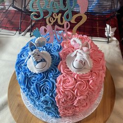 Lillys Sugar Bites - Gender reveal cake