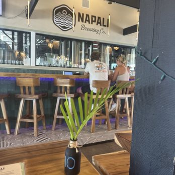 Napali Brewing - Bar seating - Brewpubs Near Me - Kapaʻa, Hawaii
