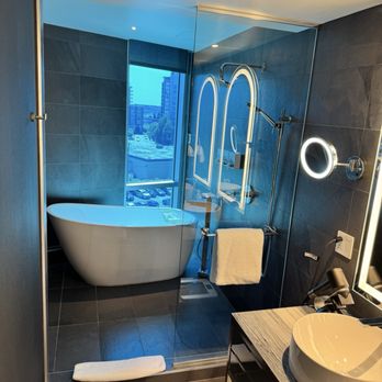 Versante Hotel - Hotels Near Me - Richmond, British Columbia Versante Hotel - Hotels Near Me - Richmond, British Columbia