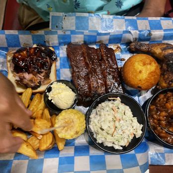 Famous Dave's - Dave's Sampler Platter (Appetizer) - Barbeque Near Me - Doral, Florida Famous Dave's - Dave's Sampler Platter (Appetizer) - Barbeque Near Me - Doral, Florida