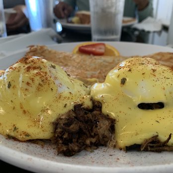 Sweet E's Cafe - Kailua pork eggs Benedict - Cafes Near Me - Honolulu, Hawaii