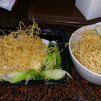 Joy Yee - Evanston - Take out seafood chowmein. Didn't know it was like this. Noodles no bueno for me. The rest was delicious for sure. - Noodles Near Me - Evanston, Illinois Joy Yee - Evanston - Take out seafood chowmein. Didn't know it was like this. Noodles no bueno for me. The rest was delicious for sure. - Noodles Near Me - Evanston, Illinois