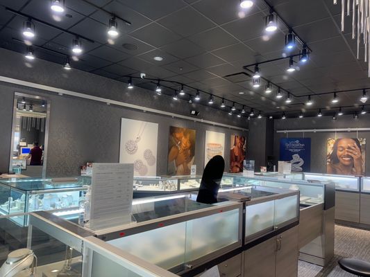 KAY JEWELERS OUTLET - Updated May 2026 - 18 Reviews - 20 The City Dr ...