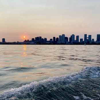 Toronto Harbour Tours, Inc. - Toronto skyline at sunset. - Tours Near Me - Toronto, Ontario Toronto Harbour Tours, Inc. - Toronto skyline at sunset. - Tours Near Me - Toronto, Ontario