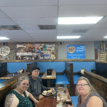 BIG8 BBQ - Jill, Diana and Mark plus our wonderful server. Brisket Cubano House Salad Baked Potato Cornbread Garlic Mac - Barbeque Near Me - Cape Coral, Florida BIG8 BBQ - Jill, Diana and Mark plus our wonderful server. Brisket Cubano House Salad Baked Potato Cornbread Garlic Mac - Barbeque Near Me - Cape Coral, Florida