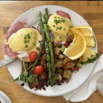 M henry - Eggs Benedict - Breakfast & Brunch Near Me - Chicago, Illinois M henry - Eggs Benedict - Breakfast & Brunch Near Me - Chicago, Illinois