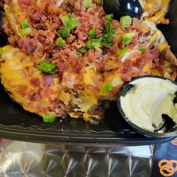 Mr Potatoes - Brocolli, cheese and philly baked potato - American Near Me - Hawthorne, California