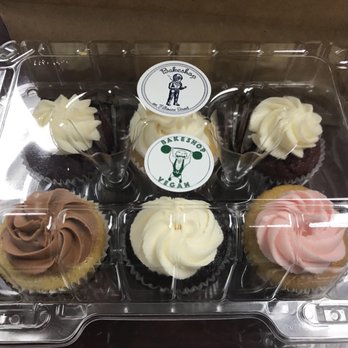 Bakeshop - Vegan cupcakes!!!! The BEST!!!! Red velvet, chocolate w/ vanilla icing, vanilla w/ strawberry icing, vanilla w/ chocolate icing. - Desserts Near Me - Arlington, Virginia