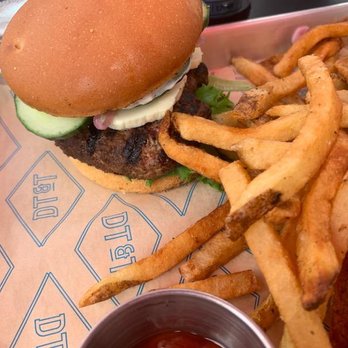 Dunstan Tap & Table - Burgers Near Me - Scarborough, Maine Dunstan Tap & Table - Burgers Near Me - Scarborough, Maine
