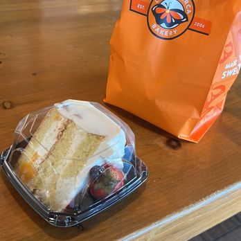 La Monarca Bakery & Cafe - Fruit cake slice - Coffee & Tea Near Me - Los Angeles, California La Monarca Bakery & Cafe - Fruit cake slice - Coffee & Tea Near Me - Los Angeles, California