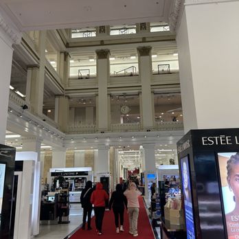 Macy's - Department Stores Near Me - Chicago, Illinois