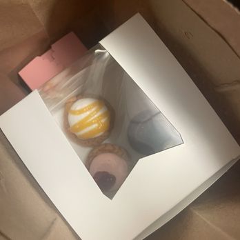 Barachou - Cream Puffs (Best Seller) - Desserts Near Me - New York, New York