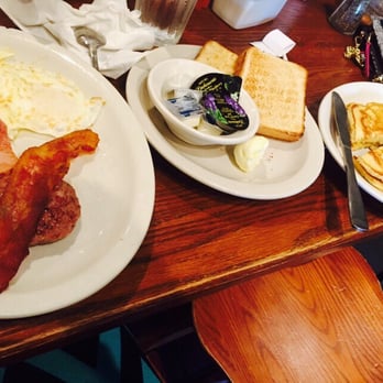 Cracker Barrel Old Country Store - American Near Me - Midlothian, Virginia