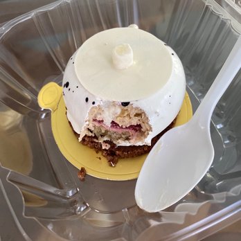 A La Mousse - Earl grey cake - Desserts Near Me - Philadelphia, Pennsylvania A La Mousse - Earl grey cake - Desserts Near Me - Philadelphia, Pennsylvania