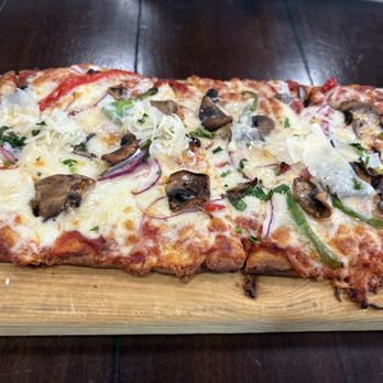 Hangar 24 Craft Brewing - flatbread pizza - Breweries Near Me - Riverside, California